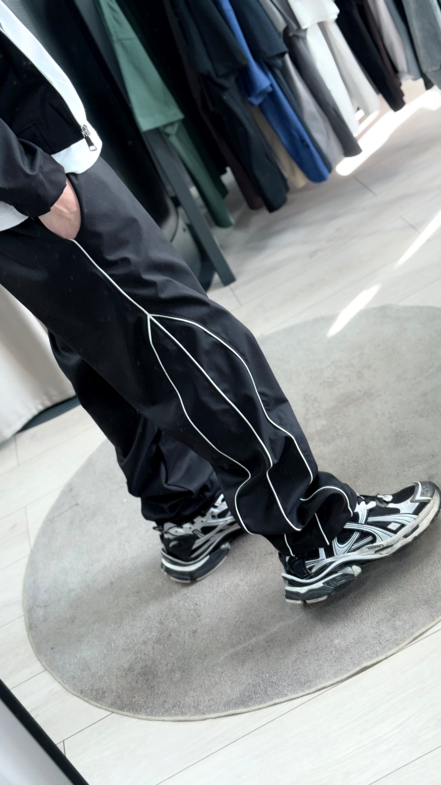 ESSENTIAL TECH SET – BLACK