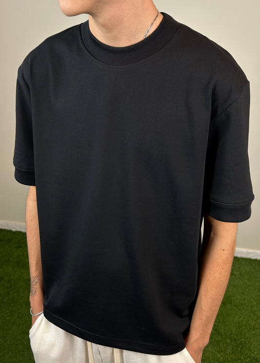 T-SHIRT MANICA NERA