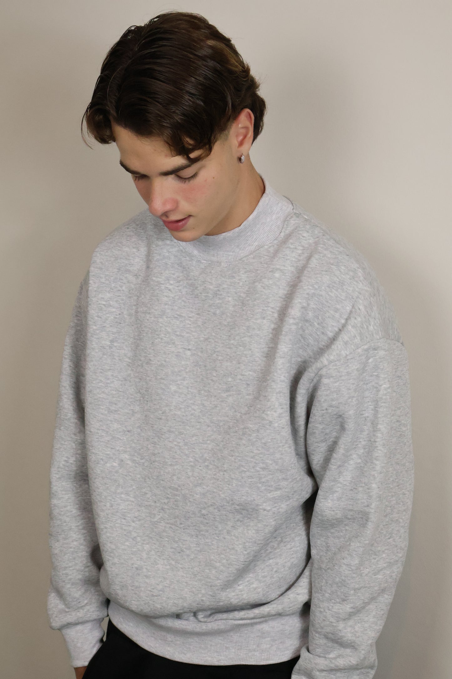 FELPA GIROCOLLO BOXY FIT GRIGIA