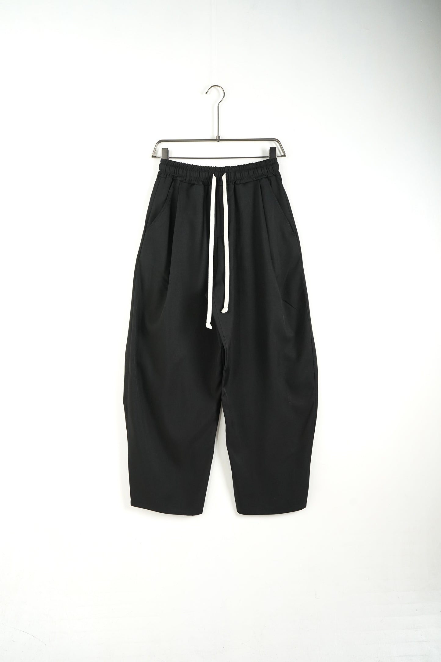PANTALONE CLASSY NERO BALLOON FIT